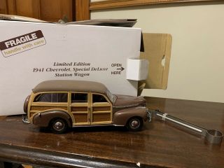 Danbury Chevy Special Deluxe Station Wagon 1941 1/24 Scale Title