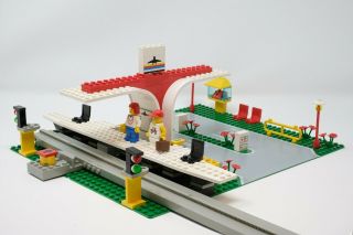 Lego Set 6399 Airport Shuttle Monorail - 100 Complete With Instructions,