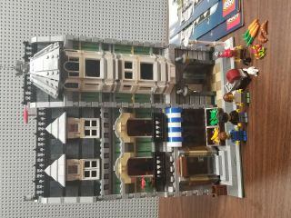 LEGO 10185 Creator Green Grocer Modular Building. 2