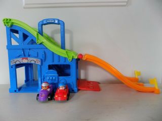 Fisher Price Little People Wheelies Rase And Chase Carrier Race Track 2 Cars