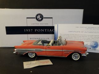 Franklin 1957 Pontiac Bonneville Convertible 1:24 Scale Diecast Limited Car
