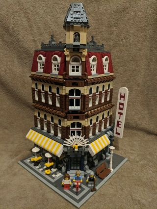 Lego 10182,  Cafe Corner,  Complete W/ Instructions (extra Floor)