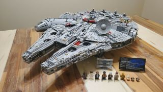 Lego (75192) Star Wars Millennium Falcon And Premium Display Stand