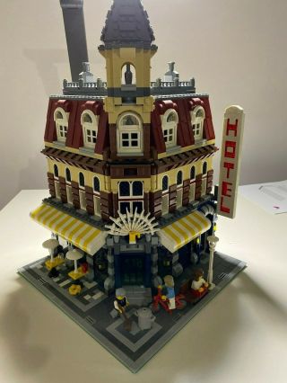 Lego Creator 10182 Cafe Corner Modular Building -