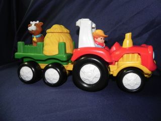 Fisher Price Little People Farm Tractor Haystack Pop Up Pig Cow & Farmer Sounds