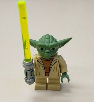 Lego Star Wars Yoda (white Hair) Minifigure Clone Wars 75002 At - Rt Lightsaber