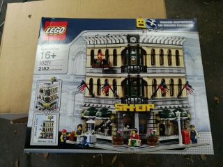 Lego 10211 Creator Grand Emporium - - Rare
