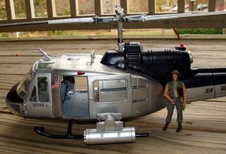 1:18 Ultimate Soldier Vietnam Era U.  S Cia Air America Huey Uh1c Helicopter