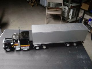 Revell 1/24 Scale Peterbilt 359 Black Metal Model Truck/trailer (needs Work)
