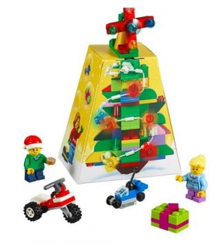 Lego Creator 2017 Christmas Set 5004934 Perfect For All The Santa 