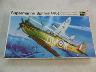 Revell 1:32 British Raf Supermarine Spitfire Mk.  1 Issue Date 1971