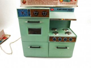 Vintage 1960 Betty Crocker Easy Bake Oven by Kenner W/Box 2