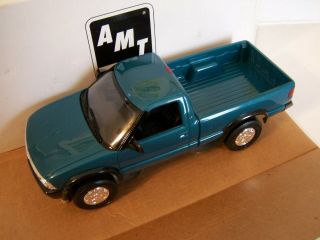 Vintage " Amt " 1994 Chevrolet S - 10 4x4 Pickup Truck Promo In 1/25th Scale.