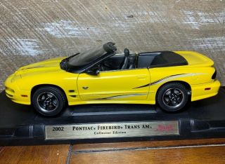 Road Signature 2002 Pontiac Firebird Trans Am 35th Anniversary Collector’s 1:18