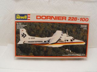 Revell Dornier 228 - 100 Scale 1:72 4239 (a51)