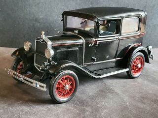 Motor City Classics 1931 Ford Model A Tudor Black 1:18 Scale Diecast Model Car