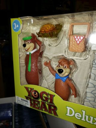 Yogi Bear Deluxe Figure Set Bonus DVD Episodes Jelltstone Park Hanna Barbera 3
