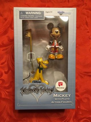 Diamond Select Toys Disney Kingdom Hearts Mickey Mouse W/ Pluto Exclusive Figure