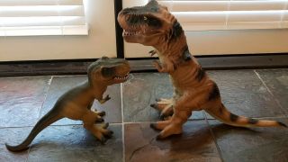 Toys R Us Dinosaurs T Rex Large Soft Rubber Maidenhead Jurassic Figures