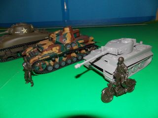 Monogram & REVELL 1/35 & 1/48 scale SHERMAN tank GERMAN TIGER PANZER Jeep 3