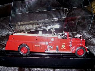 Ertl Collectible Diecast 1955 Ward Lafrance Pumper 4 Fire Truck W/ Case