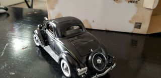 Danbury 1:24 Limited Edition 1936 Ford Deluxe Coupe Diecast Car