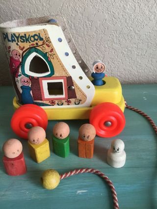 Vintage Playskool Wooden Pull Toy Old Woman Who Lived In Shoe 6 Figures With Dog