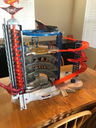 Hot Wheels Ultimate Play Set With A Garage Car Wash And Track All In One