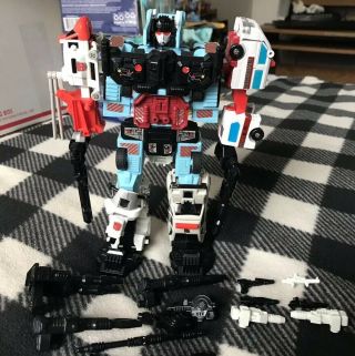 Transformers G1 Protectobots Defensor 100 Comp.  1986 Authentic Near -