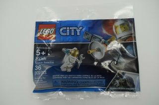 Lego City Space Satellite Polybag 30365 Set Astronaut