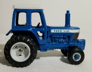 Vtg Ertl Die Cast 1/64 Loose Blue Ford Tw20 Tw - 20 Farm Tractor W/ Swivel Front