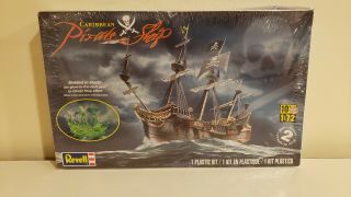Revell Caribbean Pirate Ship 1:72 Model Easy Level 2 85 - 0386 Complete Nib