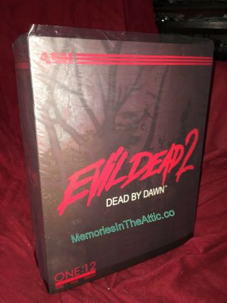 Mezco Toyz One:12 Collective Ash Evil Dead 2 Army Of Darkness Action Figure Book