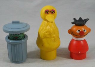 Vintage Fisher Price Sesame Street Little People Oscar The Grouch Big Bird Ernie
