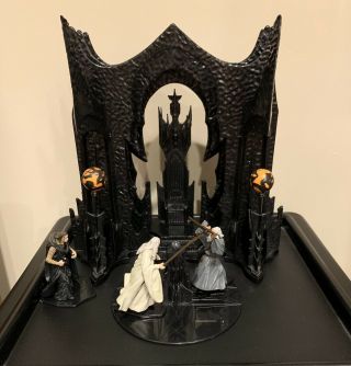 Lord Of The Rings Saruman’s Chamber 1:24 Scale