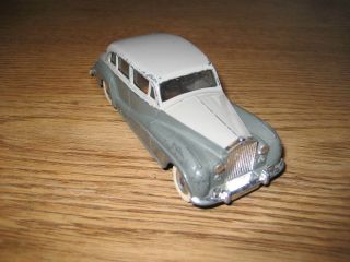 DINKY TOYS - MADE IN ENGLAND - 1 /43 - ROLLS ROYCE SILVER WRAITH - 1950/60s. 3