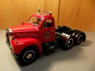 Eastwood Automoblia By First Gear 1960 Mack B - 61 With Case