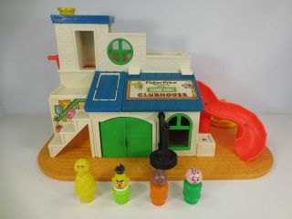 Vintage 1976 Fisher Price Sesame Street Clubhouse 937 Little People W/ 4 Figures