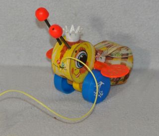 Vintage Fisher Price Queen Buzzy Bee 444 Great Pull Toy 0919