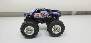 Hot Wheels Monster Jam 1:64 Scale Amsoil Shock Therapy Monster Truck Diecast