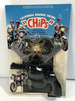 " Chips " California Highway Patrol Handcuffs Badge Toy Gun Metro Goldwyn 1977 Nib