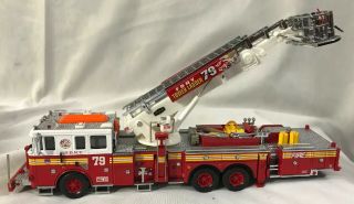 Code 3 - FDNY Tower Ladder 79 - 1:64 2