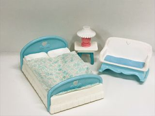 Fisher Price Loving Family Dollhouse Bedroom Set Bed Chair Floral Cover 1993 Euc