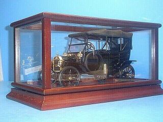 Large 1:16 Scale Franklin 1913 Ford Model T With Mirror Bottom Showcase