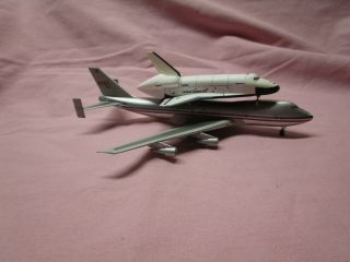 Nasa Space Shuttle 747 Die Cast Metal Plastic