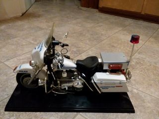 G.  I.  Joe Harley Davidson Electra Glide Metropolitan Police Motorcycle 1:6