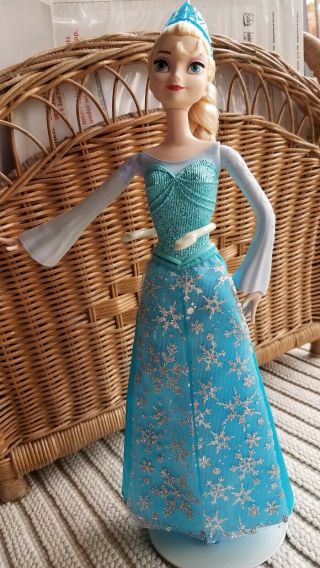 Disney Singing Princess Elsa Doll Snow Queen From Frozen.  Ec,  Snow Flakes Etc.