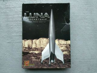 Pegasus Hobbies 9110 Luna Rocket