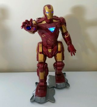 2009 Marvel Avengers Iron Man Walking Talking Lights 13 " Action Figure Robot