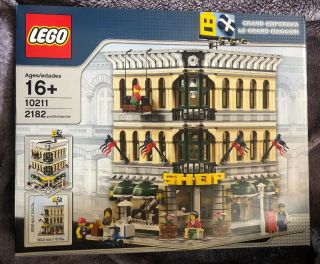 Lego Creator Grand Emporium (10211) Retired Set - Factory